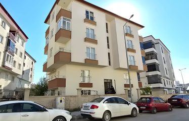 BAYBURT’TA YATIRIMLIK VE OTURUMA HAZIR 3+1 GENİŞ DAİRE
