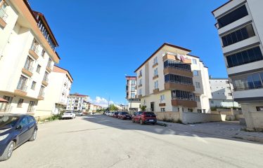 BAYBURT’TA YATIRIMLIK VE OTURUMA HAZIR 3+1 GENİŞ DAİRE