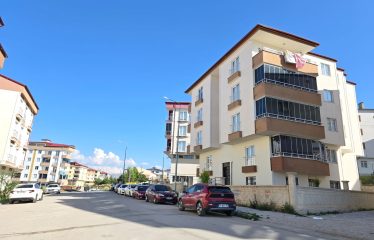 BAYBURT’TA YATIRIMLIK VE OTURUMA HAZIR 3+1 GENİŞ DAİRE