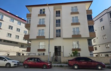 BAYBURT’TA YATIRIMLIK VE OTURUMA HAZIR 3+1 GENİŞ DAİRE