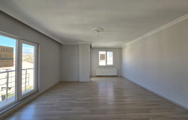 BAYBURT’TA YATIRIMLIK VE OTURUMA HAZIR 3+1 GENİŞ DAİRE