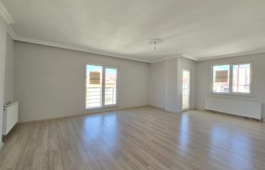 BAYBURT’TA YATIRIMLIK VE OTURUMA HAZIR 3+1 GENİŞ DAİRE