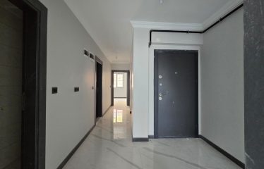 ŞEHRİN TAM KALBİNDE SESSİZ, GÜVENLİ VE KONFORLU BİR YAŞAM