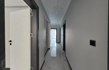 ŞEHRİN TAM KALBİNDE SESSİZ, GÜVENLİ VE KONFORLU BİR YAŞAM