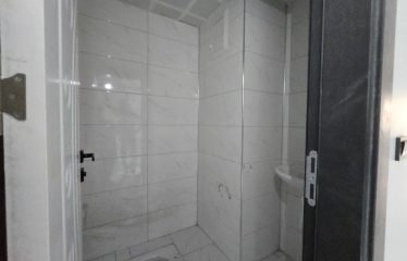 ŞEHRİN TAM KALBİNDE SESSİZ, GÜVENLİ VE KONFORLU BİR YAŞAM