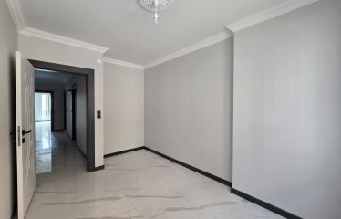 ŞEHRİN TAM KALBİNDE SESSİZ, GÜVENLİ VE KONFORLU BİR YAŞAM