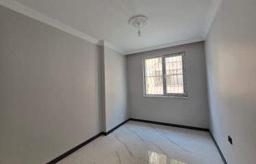 ŞEHRİN TAM KALBİNDE SESSİZ, GÜVENLİ VE KONFORLU BİR YAŞAM