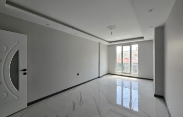 ŞEHRİN TAM KALBİNDE SESSİZ, GÜVENLİ VE KONFORLU BİR YAŞAM