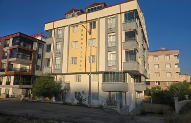 TRABZON ANAYOLU ÜZERİNDE, ÜST KALİTE MALZEMELİ FERAH DAİRE | BAYBURT KİRALIK DAİRE