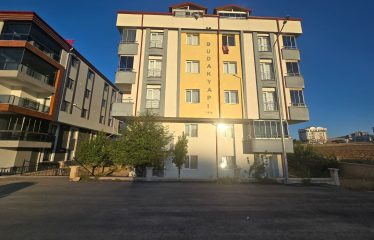 TRABZON ANAYOLU ÜZERİNDE, ÜST KALİTE MALZEMELİ FERAH DAİRE | BAYBURT KİRALIK DAİRE