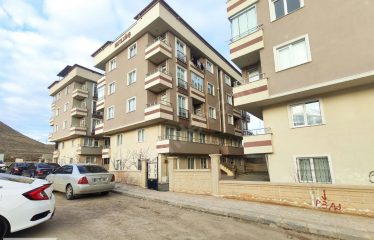ESKİ HASTANE BÖLGESİNDE SATILIK 3+1 TEMİZ DAİRE SIFIR AYARINDA | BAYBURT SATILIK DAİRE