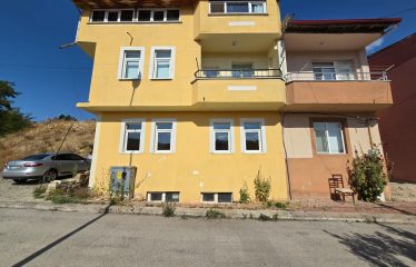 AİLENİZ İÇİN İDEAL YAŞAM ALANI MERKEZİ KONUMDA 3+1 | BAYBURT KİRALIK DAİRE