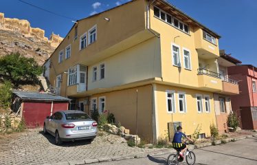 AİLENİZ İÇİN İDEAL YAŞAM ALANI MERKEZİ KONUMDA 3+1 | BAYBURT KİRALIK DAİRE