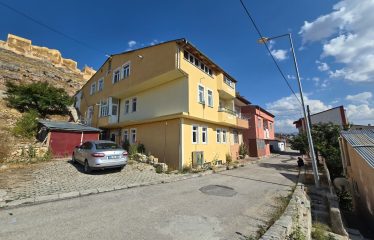 AİLENİZ İÇİN İDEAL YAŞAM ALANI MERKEZİ KONUMDA 3+1 | BAYBURT KİRALIK DAİRE