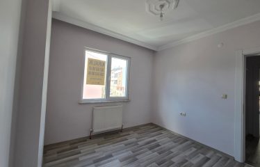 TAM MERKEZDE, KAMU KURUMLARINA YÜRÜME MESAFESİNDE 1+1 DAİRE | BAYBURT KİRALIK DAİRE