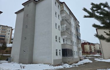 ÇORUH-BAHÇELİEVLER SİTESİNDE GENİŞ VE FERAH 3+1 KİRALIK DAİRE | BAYBURT KİRALIK DAİRE