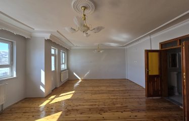 ÇORUH-BAHÇELİEVLER SİTESİNDE GENİŞ VE FERAH 3+1 KİRALIK DAİRE | BAYBURT KİRALIK DAİRE