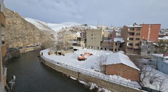ÇORUH-ŞEHRİN KALBİNDE ARA KAT 3+1 KİRALIK DAİRE | BAYBURT KİRALIK DAİRE