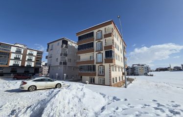 BAYBURT SINGAH MAHELLESİ ARA KAT 4 CEPHE AÇIK SATILIK DAIRE | Bayburt satılık ara kat daire
