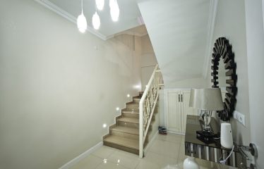 ÇORUH-ŞEHRİ AYAKLARINIZIN ALTINA SEREN PREMİUM 4+1 SATILIK VİLLA