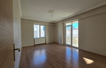 ÇORUH-ŞİNGAH’IN MERKEZİ KONUMUNDA 3+1 KİRALIK DAİRE