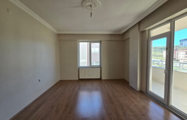 ÇORUH-ŞİNGAH’IN MERKEZİ KONUMUNDA 3+1 KİRALIK DAİRE