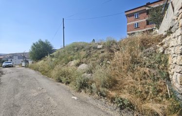 ÇORUH-ZAHİT MAHALLESİ SINIRINDA ÇİFT CEPHELİ SATILIK 393,20 M² ARSA ALANI