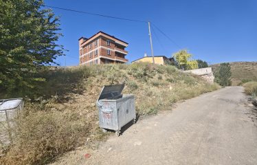 ÇORUH-ZAHİT MAHALLESİ SINIRINDA ÇİFT CEPHELİ SATILIK 393,20 M² ARSA ALANI