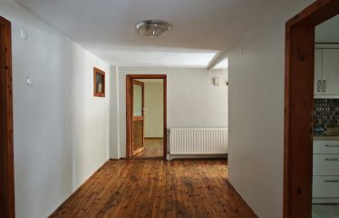 ÇORUH-ZAHİT’TE VALİLİK KONAĞI ALTINDA 2+1 KİRALIK DAİRE
