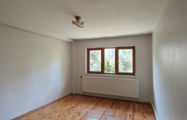 ÇORUH-ZAHİT’TE VALİLİK KONAĞI ALTINDA 2+1 KİRALIK DAİRE