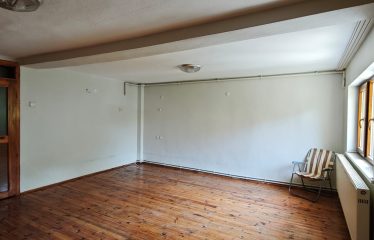 ÇORUH-ZAHİT’TE VALİLİK KONAĞI ALTINDA 2+1 KİRALIK DAİRE