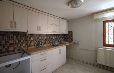 ÇORUH-ZAHİT’TE VALİLİK KONAĞI ALTINDA 2+1 KİRALIK DAİRE