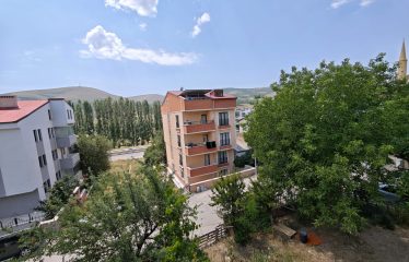 ÇORUH-ZAHİT’TE VALİLİK KONAĞI ALTINDA 3+1 KİRALIK DAİRELER