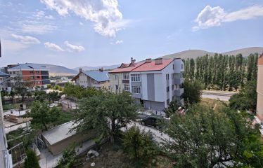 ÇORUH-ZAHİT’TE VALİLİK KONAĞI ALTINDA 3+1 KİRALIK DAİRELER