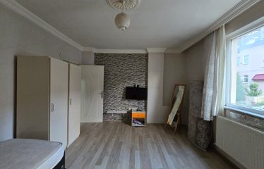 ÇORUH-ÜNİVERSİTE KARŞISI FULL EŞYALI 1+1 KİRALIK DAİRE