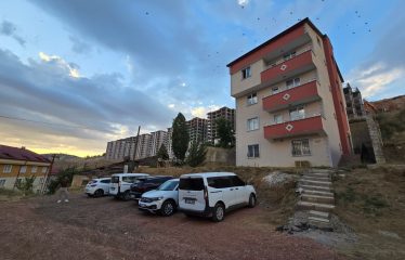 ÇORUH-ÜNİVERSİTE KARŞISI FULL EŞYALI 1+1 KİRALIK DAİRE