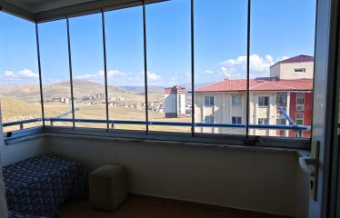 KİRALIK DAİRE| ÇORUH-ÖĞRETMEN TOKİLERİNDE EŞYALI, GENİŞ 3+1 KİRALIK DAİRE